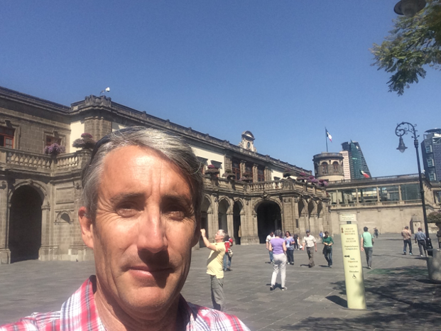 Волшебник в базилике Богоматери Гваделупской