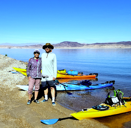 Капитан и первый помощник капитана в этом путешествии.