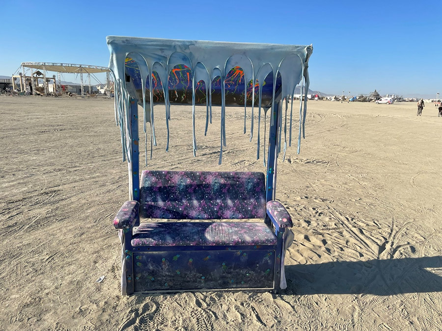 Фиолетовое сиденье